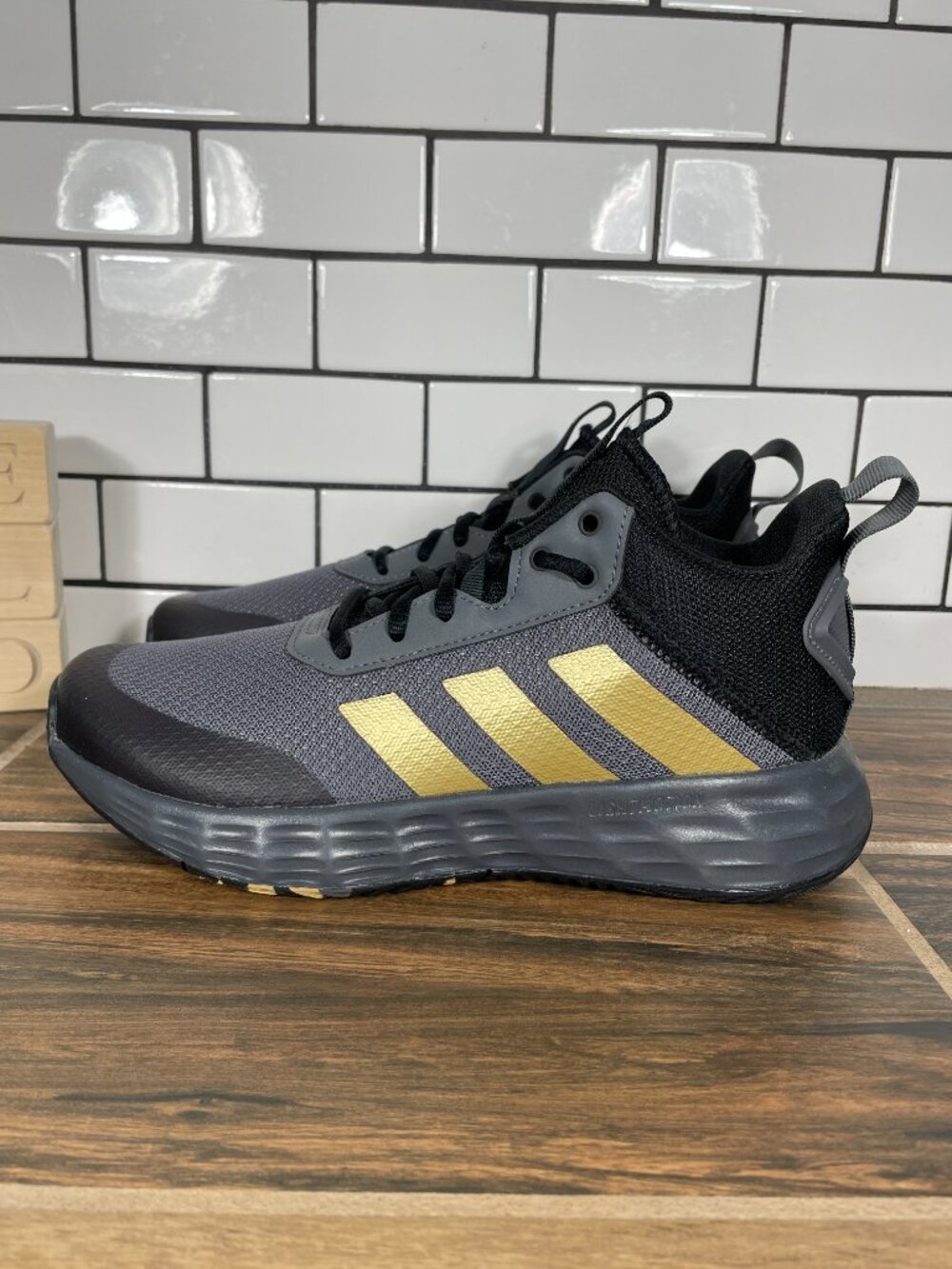 adidas Ownthegame 2.0 Shoes Youth Boys Sz 4.5 Gray Gold Black Basketball Sneaker